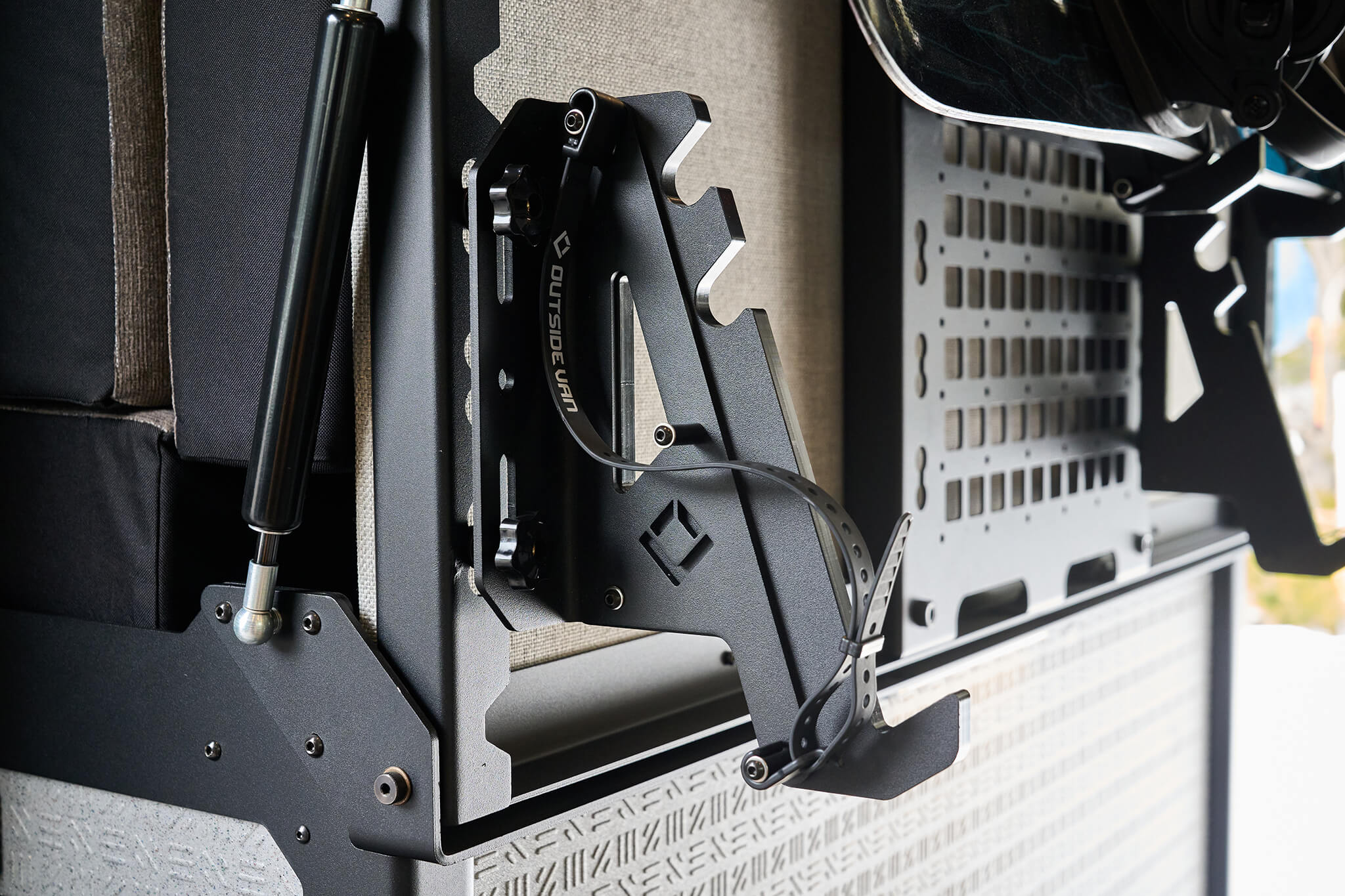 Track Rack L-Track Ski Racks