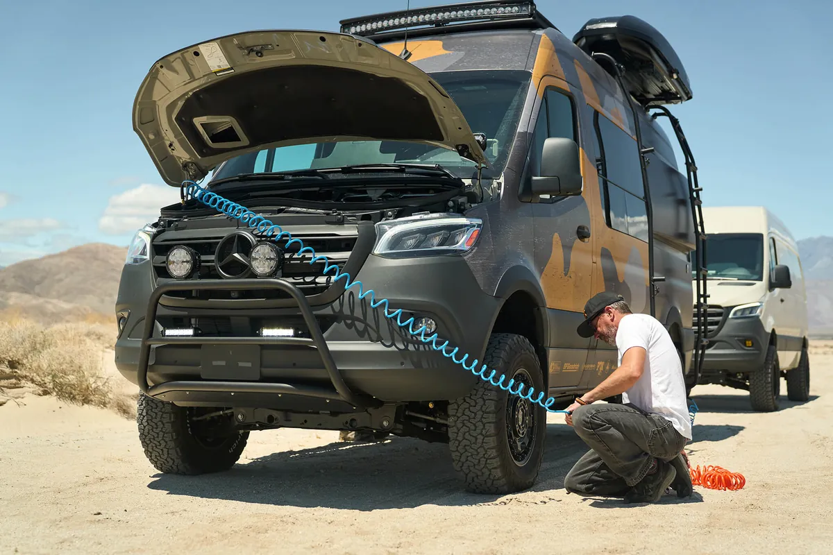 OutsideVan_AgileOffRoad_SlimChance_AllWheelDrive_Image3