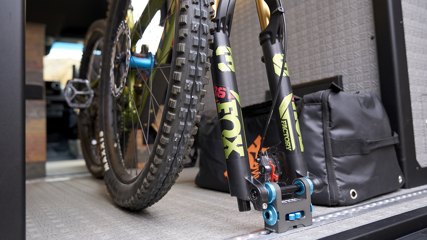 syncline-MTB-outside-van_DSC6555 copy Syncline and Freedom Coast L-Track bike mount