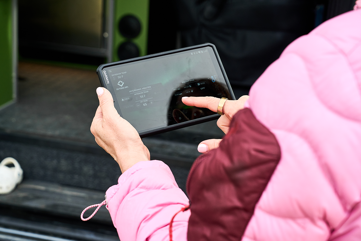 Overnight_Family_OutsideVan_Garmin_DSC9850_WEB