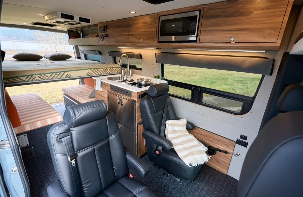 autoevolution-31flavors-this-ready-built-outside-van-camper-van-blends-rugged-off-road-capability-with-a-versatile-layout_6 copy autoevolution 31 flavors feature interior
