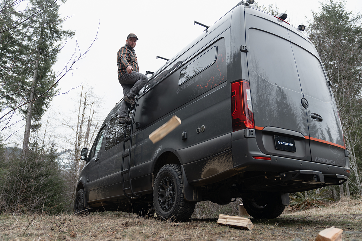 Approach_OutsideVan_MercedesBenz_Sprinter_DSC06383-Edit copy Outside Van Strata Universal Storage Tray