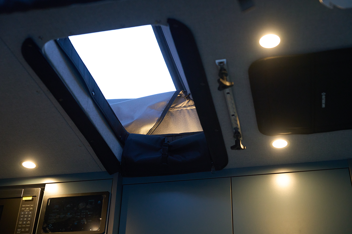 OutsideVan_Overnight_SilverGrey52 copy Outside Van Overnight Super Pacific CloudCap hatch