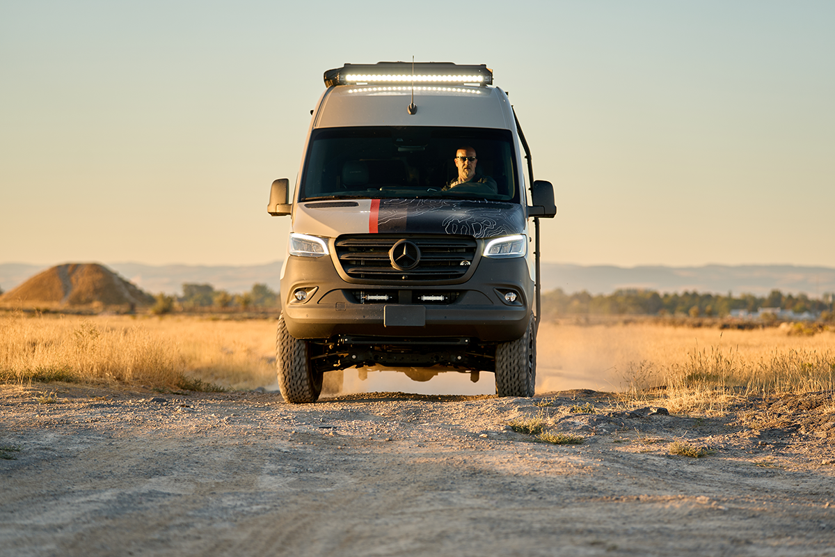 OutsideVan-Mercedes-Benz_Sprinter Outside Van Mercedes-Benz Sprinter